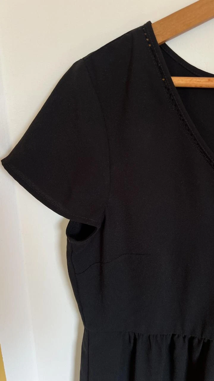 Vestido fluido preto de mangas curtas - Tamanho 38 – photo 3
